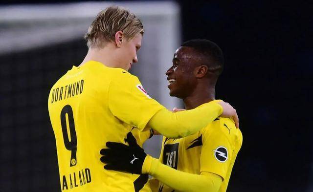  哈兰德火力全开领衔射手榜，德甲金靴之争进入白热化  