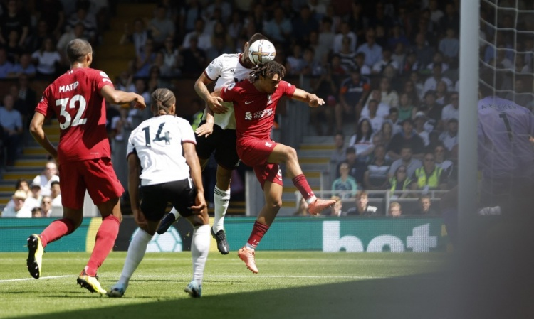  维罗纳升班马毫不怯场，敢打敢拼逼平传统豪强